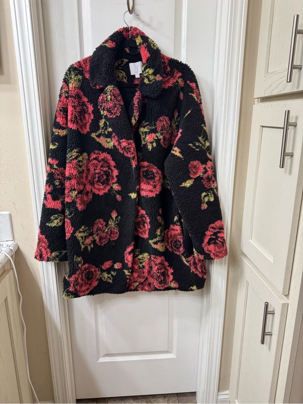 Anthropologie Winter Roses Black Floral Sherpa Jacket - Picture 4 of 7